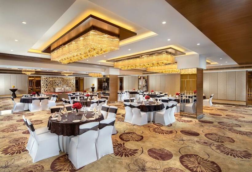 ホテル Nirvana Sarovar Portico Gorakhpur