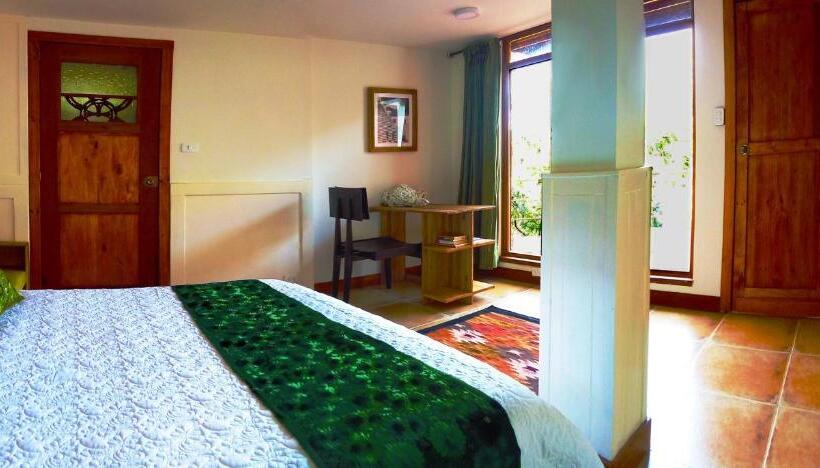 تختخواب و صبحانه Finca Petrona