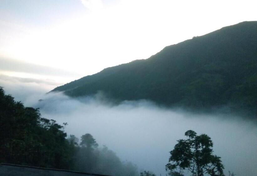 تختخواب و صبحانه Finca Petrona