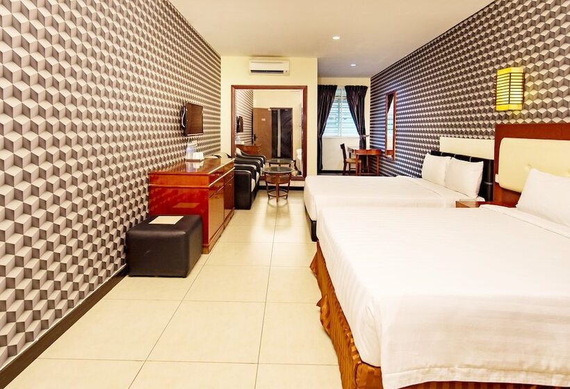 مُتل Pertama Lodge