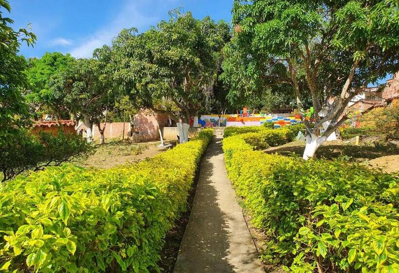 پانسیون Green Door San Gil