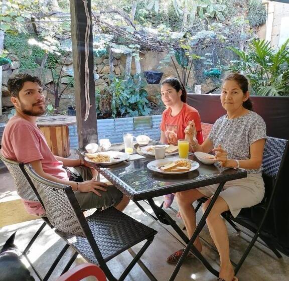 پانسیون Green Door San Gil