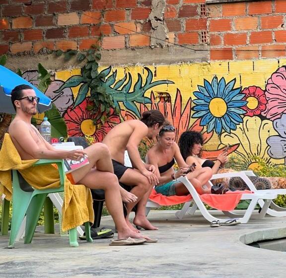 پانسیون Green Door San Gil