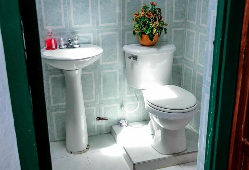 پانسیون Green Door San Gil