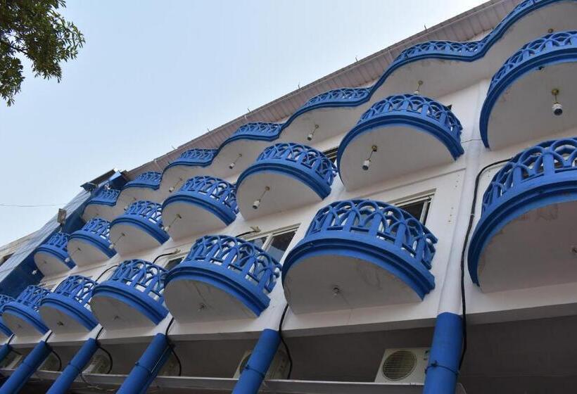 Отель Shagun Residency