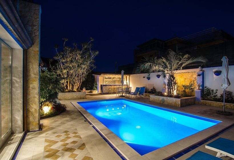 پانسیون Mediterranean Charm