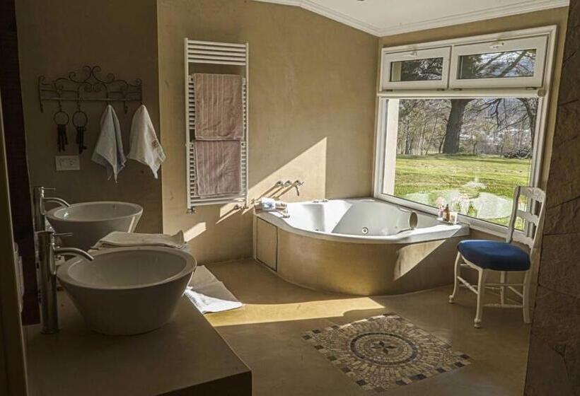 تختخواب و صبحانه La Aguada