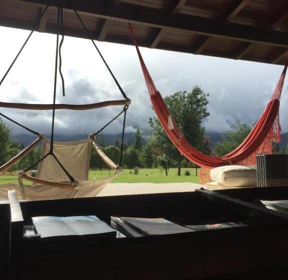 تختخواب و صبحانه La Aguada