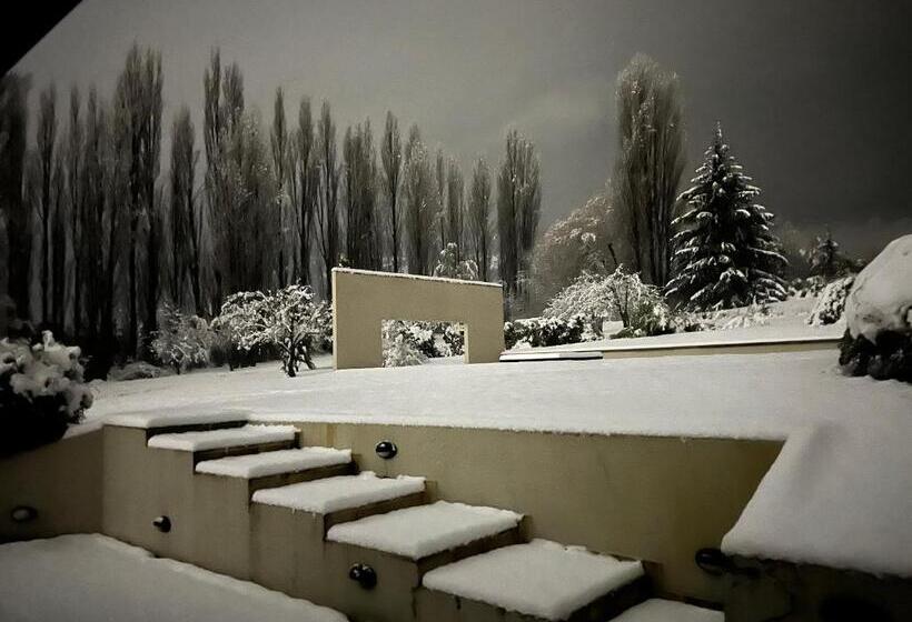 تختخواب و صبحانه La Aguada