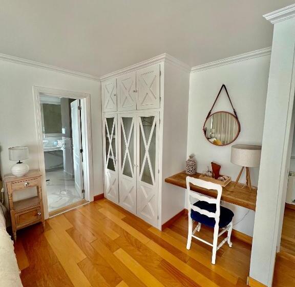 تختخواب و صبحانه La Aguada