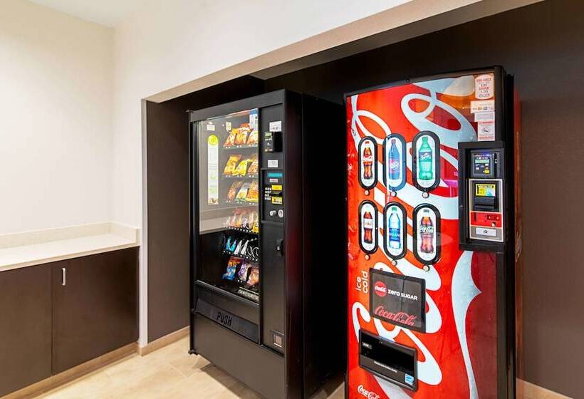 ホテル Studio 6 Austin Airport
