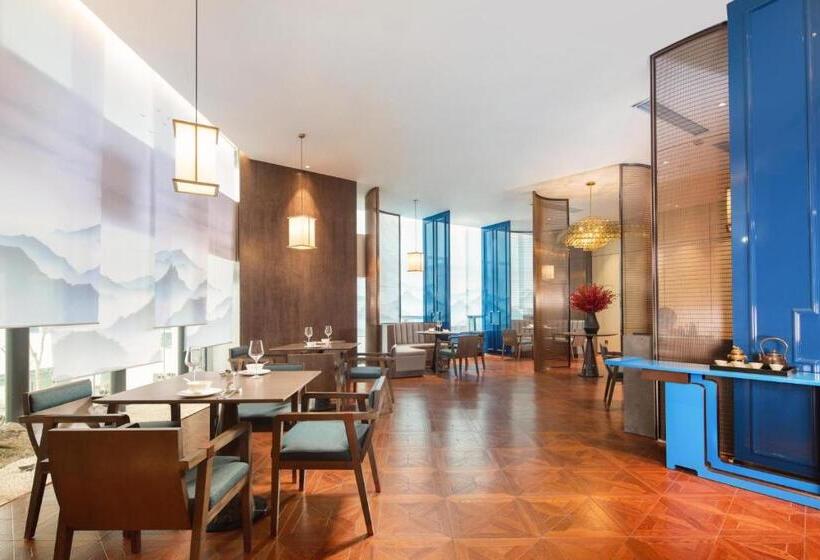 هتل Auto City Ruili