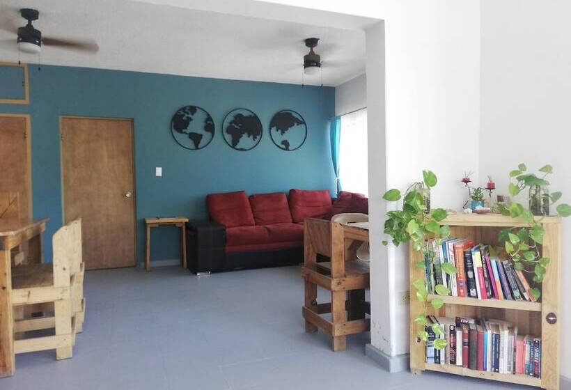 تختخواب و صبحانه Bermejo Hostel