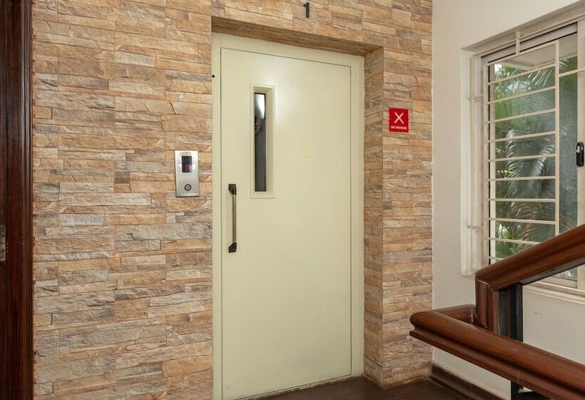 هتل Oyo 23202 Cute Orange Service Apartments