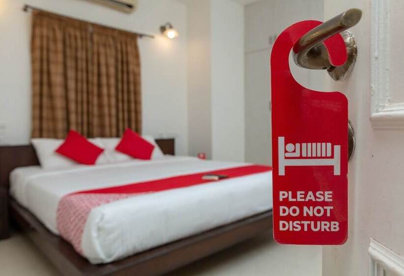 هتل Oyo 23202 Cute Orange Service Apartments