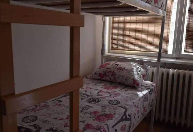 هاستل Exit Labirint Centar