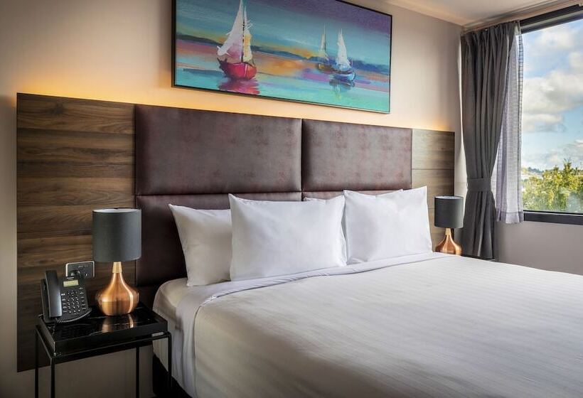 هتل Marsden Suites Albany