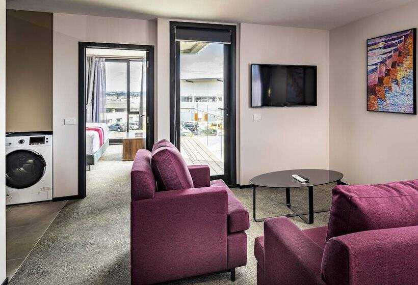 هتل Marsden Suites Albany