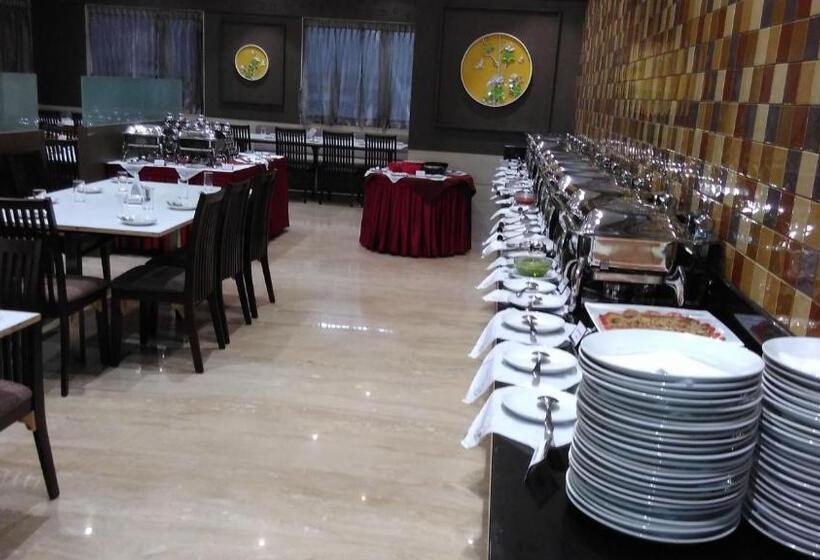 فندق Rathna Residency