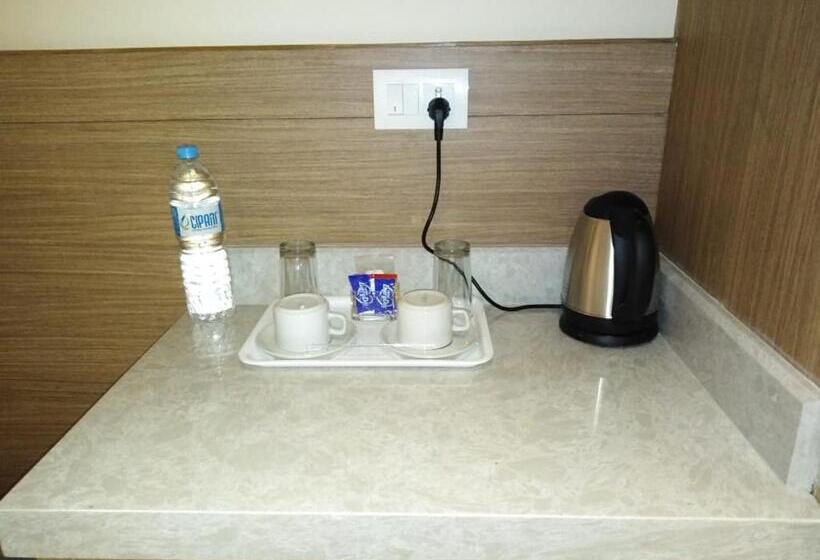 فندق Rathna Residency