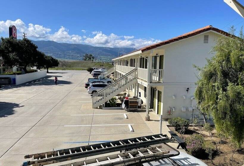 Soledad Motel 8