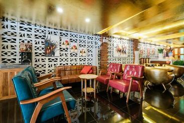 Sleep Walker Hotel Nawarat Bridge