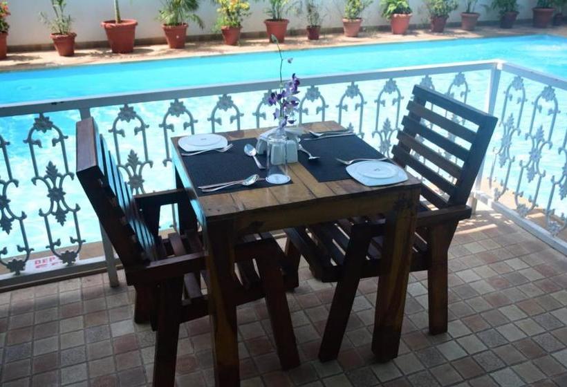 هتل Baywatch Express