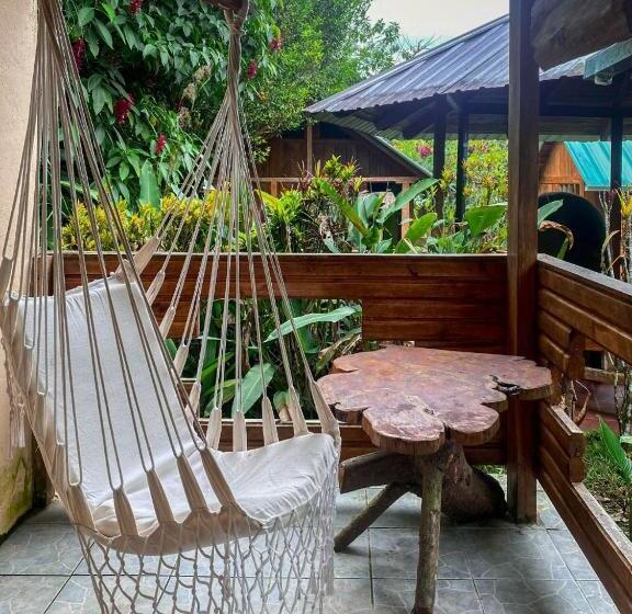 هتل Hostería Los Cedros De Mindo