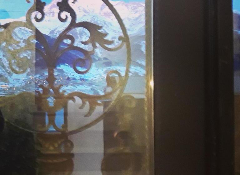 پانسیون Iveria