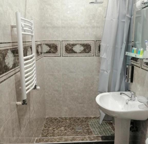 پانسیون Iveria