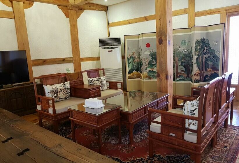 בית מלון כפרי Korea Palace