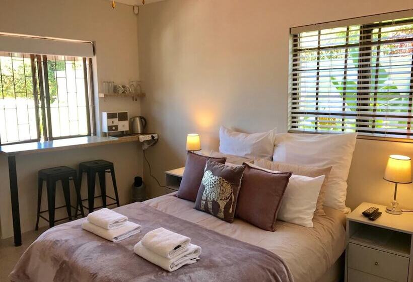 Dolphin Circle Bed And Breakfast