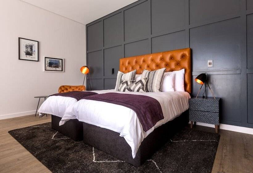 هتل The Junction Boutique