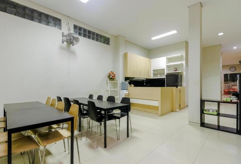 بنسيون Reddoorz Near Samarinda Central Plaza