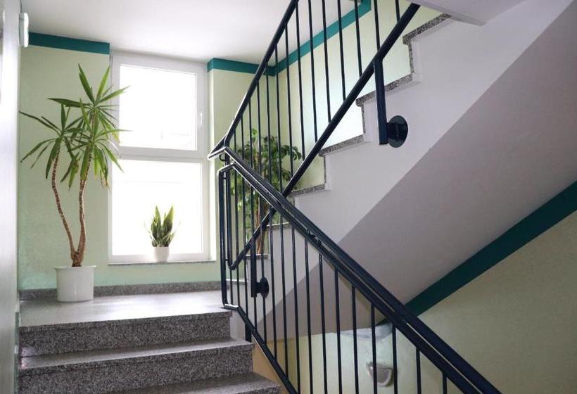 ベッドアンドブレックファースト Saar