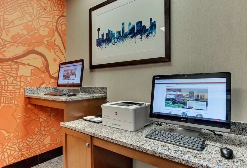 בית מלון כפרי Drury Inn & Suites Knoxville West