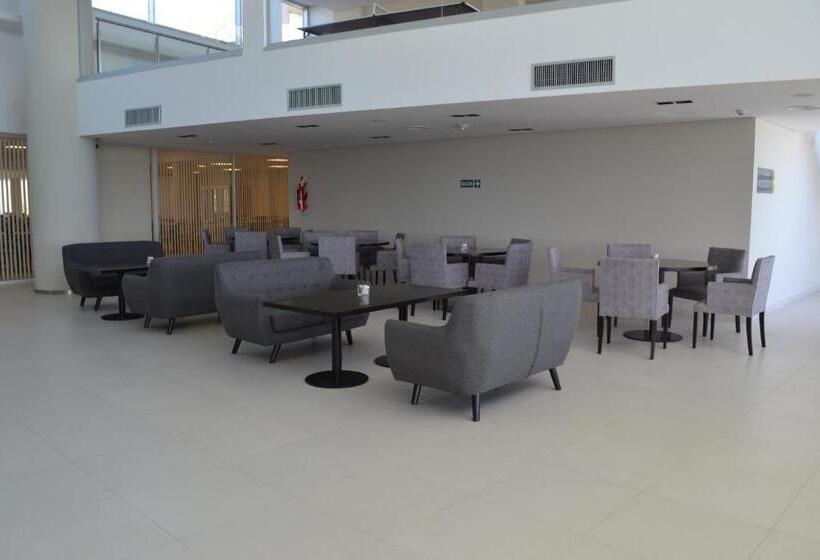 هتل Oscar Lescano   All Inclusive