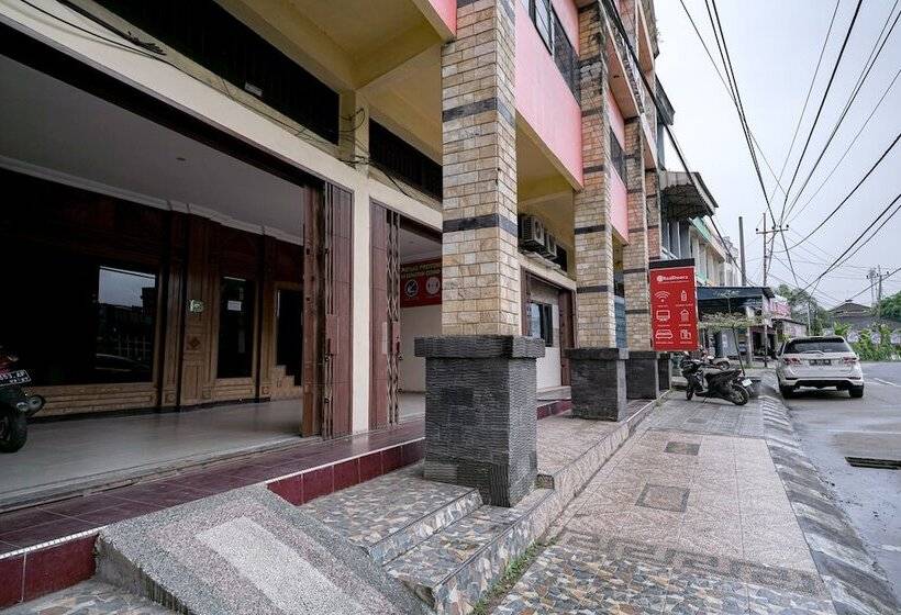 هتل Reddoorz Plus Near Jambi Prima Mall