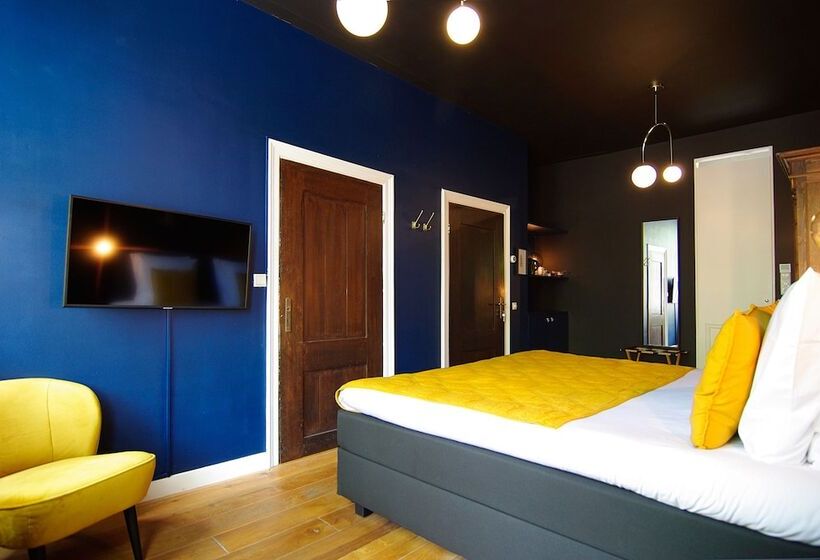 بنسيون 1637: Historic Canal View Suites