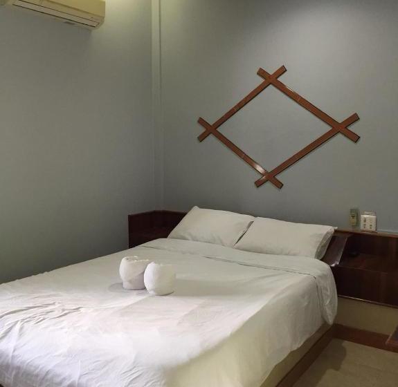 هاستل First Garden Home Resort