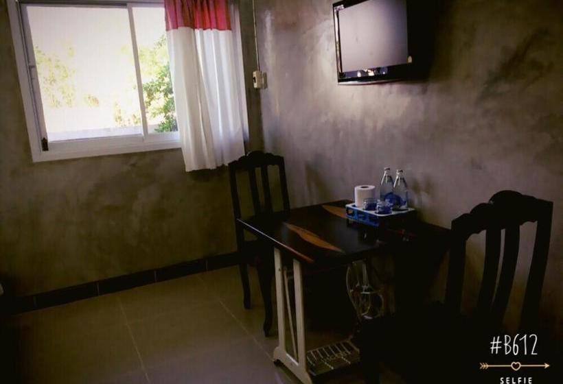 هاستل First Garden Home Resort