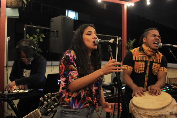 هاستل Hostal R10