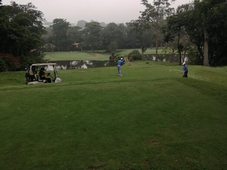 مبيت وإفطار La Casa De Cariari Al Golf