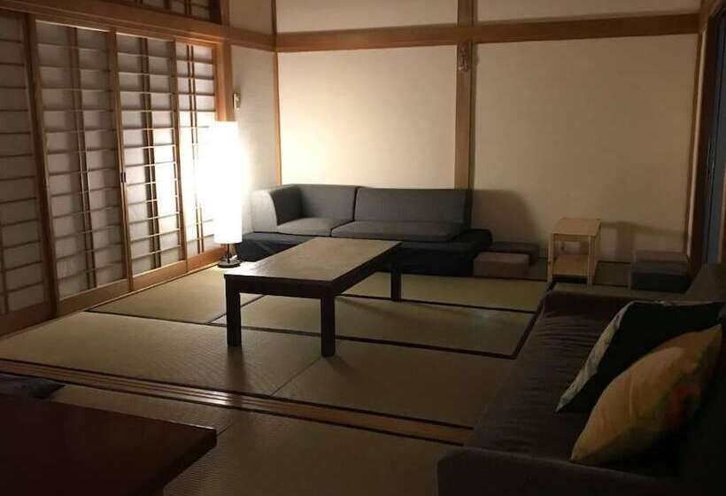 بنسيون Guesthouse Lahar  Hostel