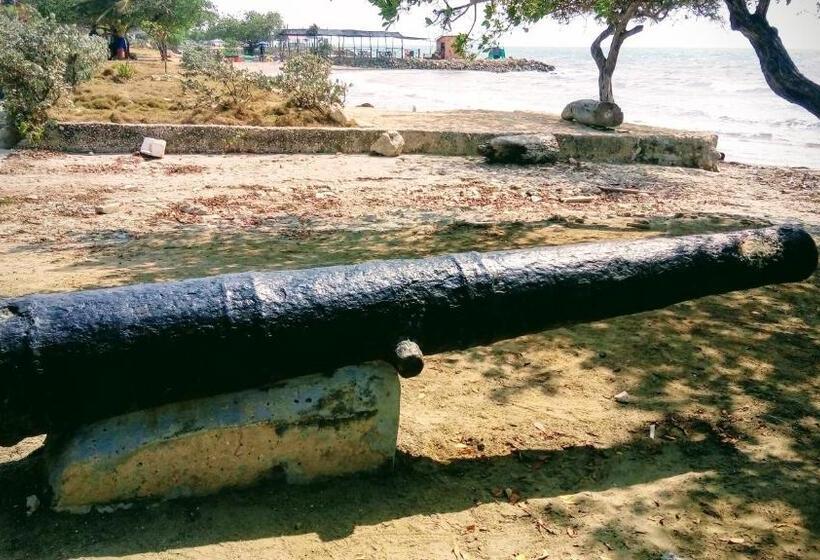 پانسیون Oasis De Tolú