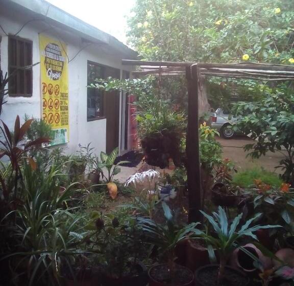 هاستل Hostal Villa Cecilia