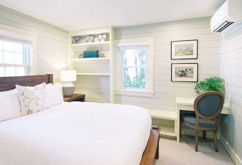 הוסטל The Red Fox Inn & Tavern