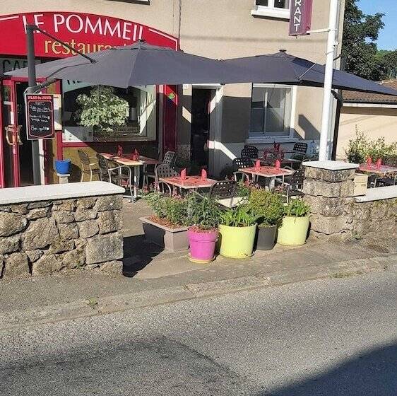 בית מלון כפרי Hôtel Le Pommeil