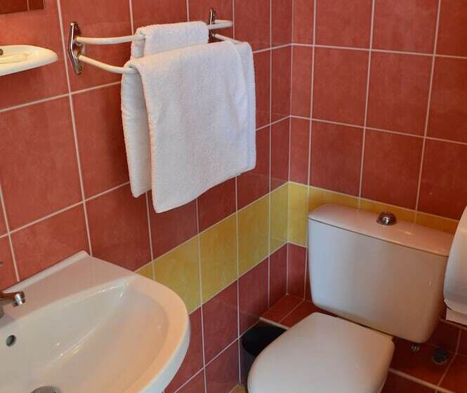 בית מלון כפרי Hôtel Le Pommeil