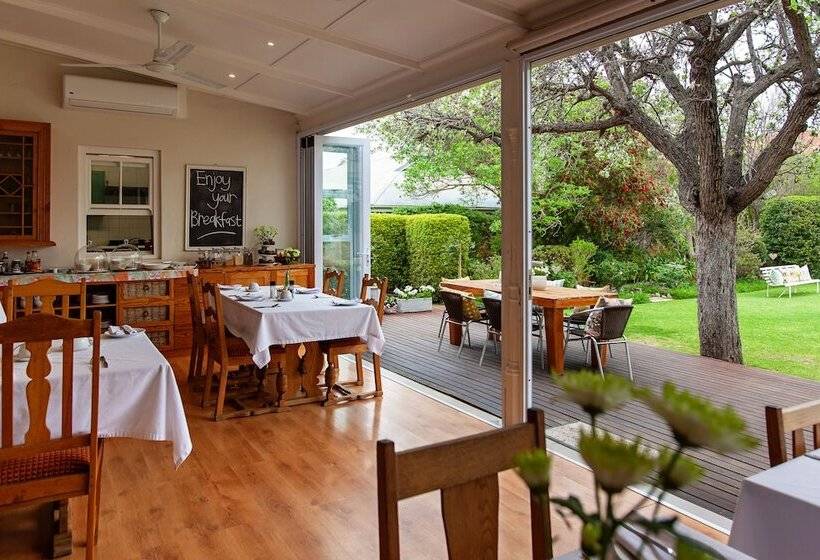 بنسيون The Habit Guesthouse